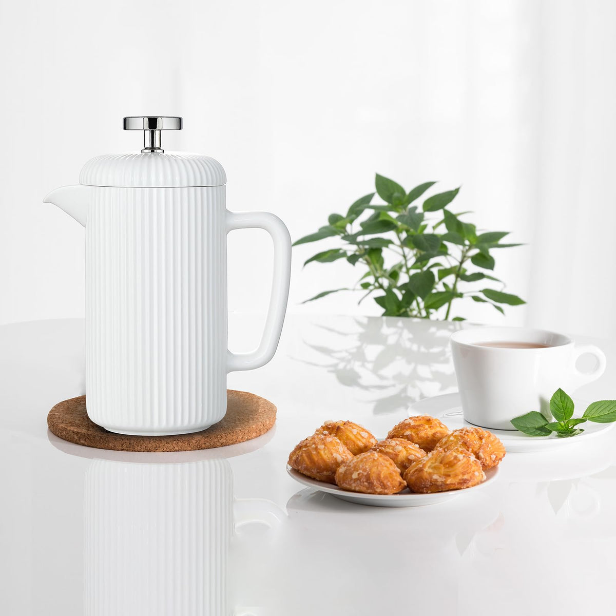Porcelain French Press 22 fl oz Coffee Tea Maker with Stainless Steel Plunger Ivory R195377