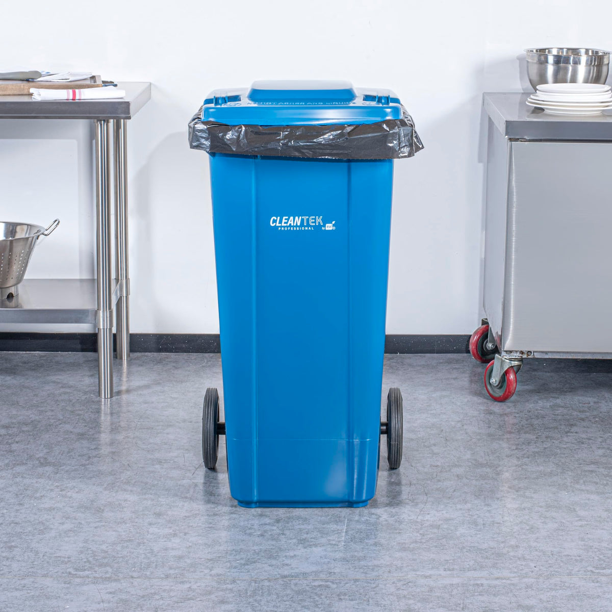 32 gal Blue Plastic Wheeled Trash Can N532859
